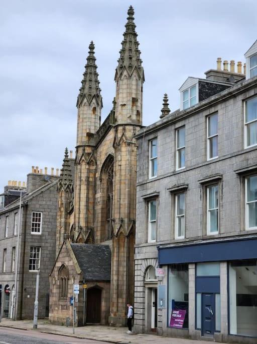 Crown House Two Bedroom Apartment Aberdeen Extérieur photo