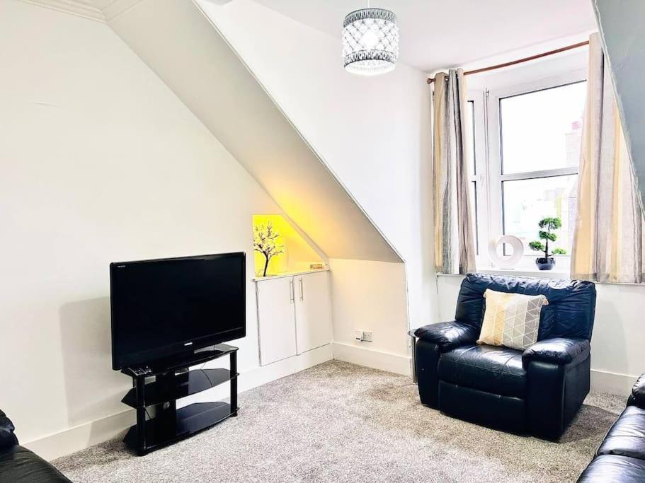 Crown House Two Bedroom Apartment Aberdeen Extérieur photo