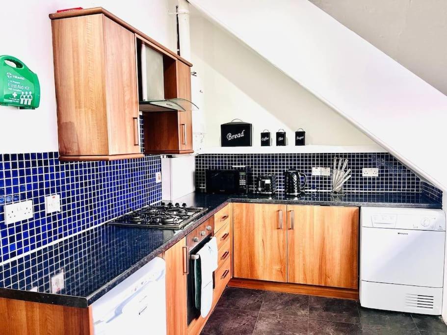 Crown House Two Bedroom Apartment Aberdeen Extérieur photo