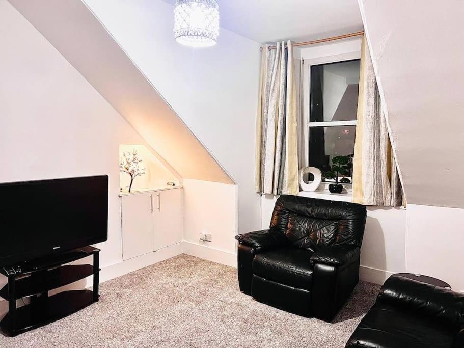 Crown House Two Bedroom Apartment Aberdeen Extérieur photo